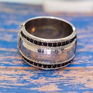7 inch, Vintage Black Bead Rhinestones Silver Tone Shiny Hinge Bangle - BX9